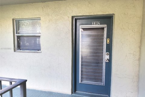 Apartamento en alquiler en North Lauderdale, Florida, 2 dormitorios, 92.9 m2 № 1992122 - foto 1