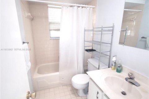 Apartamento en alquiler en North Lauderdale, Florida, 2 dormitorios, 92.9 m2 № 1992122 - foto 11