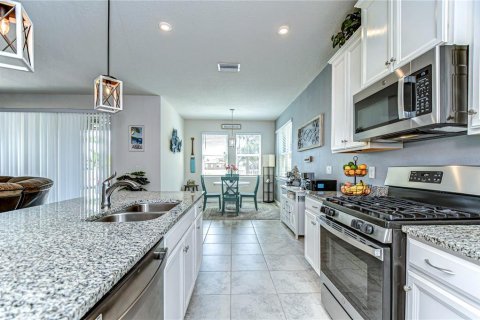 House in Riverview, Florida 4 bedrooms, 269.97 sq.m. № 1526653 - photo 15
