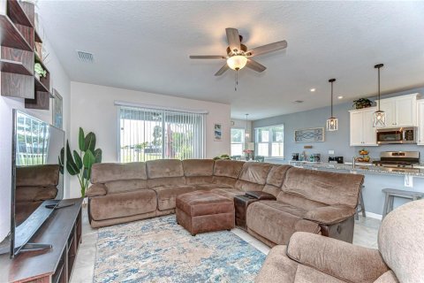 House in Riverview, Florida 4 bedrooms, 269.97 sq.m. № 1526653 - photo 9