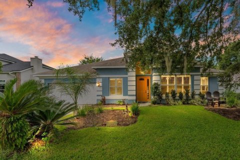 House in Orlando, Florida 4 bedrooms, 233.09 sq.m. № 2349609