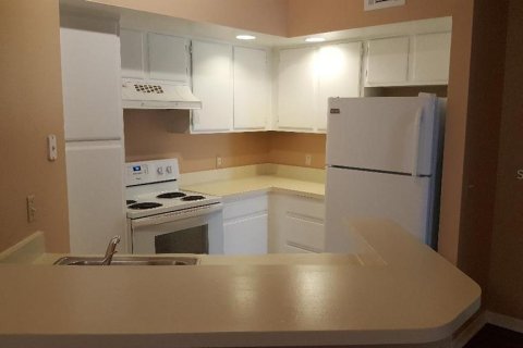 Condo in Orlando, Florida, 3 bedrooms  № 2379721 - photo 2