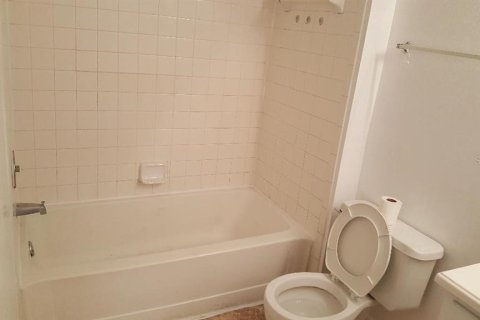 Condo in Orlando, Florida, 3 bedrooms  № 2379721 - photo 7
