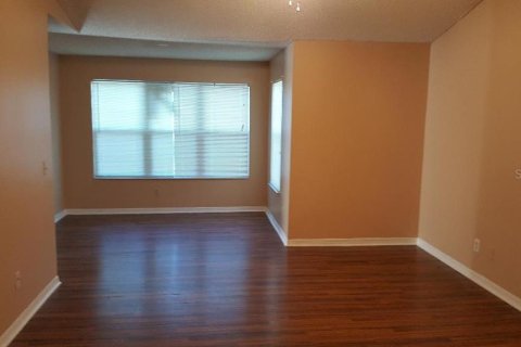 Condo in Orlando, Florida, 3 bedrooms  № 2379721 - photo 4
