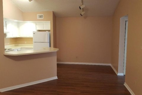 Condo in Orlando, Florida, 3 bedrooms  № 2379721 - photo 5