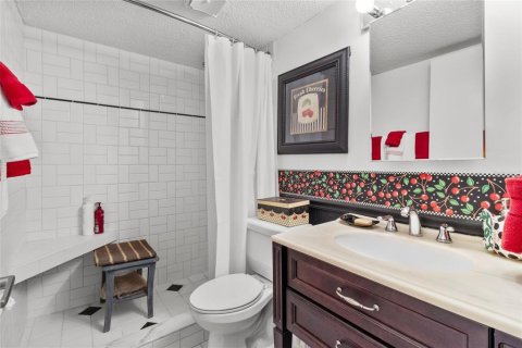 Condo in Saint Petersburg, Florida, 2 bedrooms  № 1437836 - photo 17