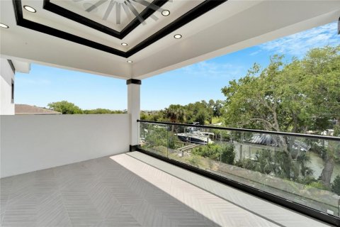 Купить виллу или дом в Аполло-Бич, Флорида 6 комнат, 308.62м2, № 1089200 - фото 12