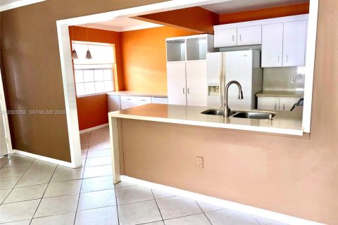 Condominio en Miami, Florida, 2 dormitorios  № 2066751