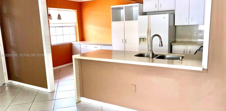 Condominio en Miami, Florida, 2 dormitorios  № 2066751