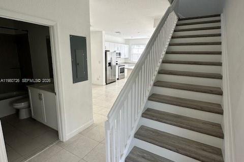 Townhouse in Homestead, Florida 3 bedrooms, 123.37 sq.m. № 2043912