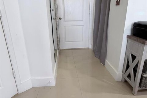 Купить кондоминиум в Майами, Флорида 3 комнаты, 63.64м2, № 2086095 - фото 13