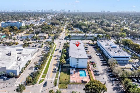 Condominio en venta en Miami, Florida, 2 dormitorios, 78.69 m2 № 1783785 - foto 1