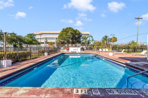Condominio en venta en Miami, Florida, 2 dormitorios, 78.69 m2 № 1783785 - foto 3