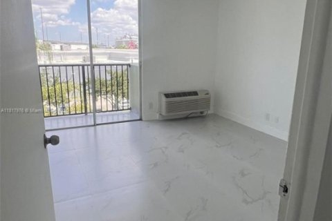 Condominio en venta en Miami, Florida, 2 dormitorios, 78.69 m2 № 1783785 - foto 5