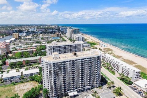 Condo in Pompano Beach, Florida, 2 bedrooms  № 2177327 - photo 27
