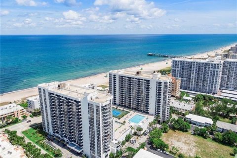 Condo in Pompano Beach, Florida, 2 bedrooms  № 2177327 - photo 28