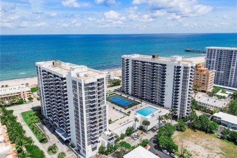 Condo in Pompano Beach, Florida, 2 bedrooms № 2177327