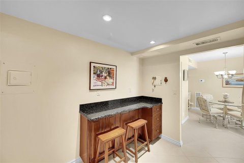 Condo in Pompano Beach, Florida, 2 bedrooms  № 2177327 - photo 4