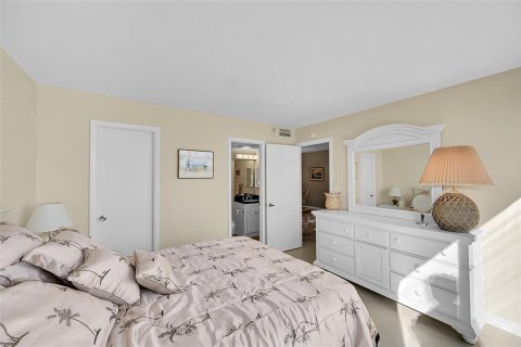 Condo in Pompano Beach, Florida, 2 bedrooms  № 2177327 - photo 14