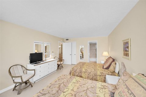 Condo in Pompano Beach, Florida, 2 bedrooms  № 2177327 - photo 19