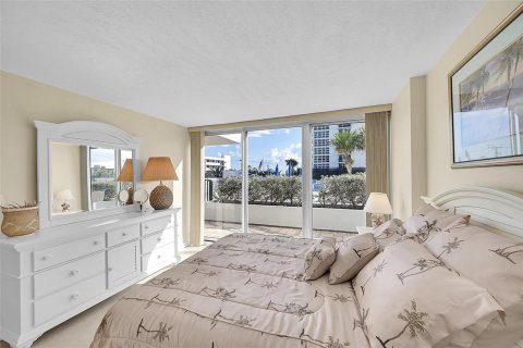 Condo in Pompano Beach, Florida, 2 bedrooms  № 2177327 - photo 13