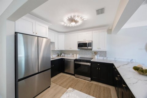 Casa en venta en Saint Pete Beach, Florida, 4 dormitorios, 160.63 m2 № 2233418 - foto 3