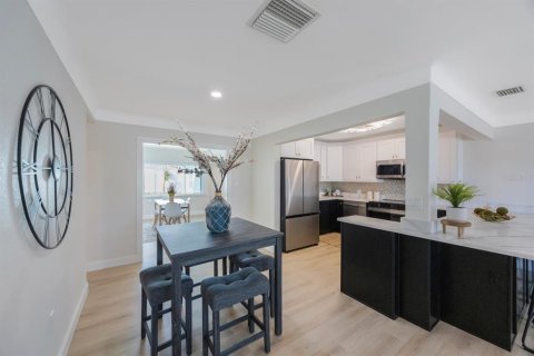 Casa en venta en Saint Pete Beach, Florida, 4 dormitorios, 160.63 m2 № 2233418 - foto 10