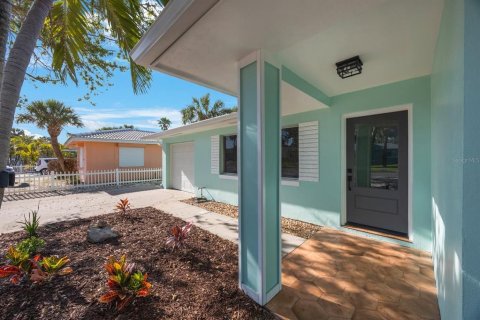 Casa en venta en Saint Pete Beach, Florida, 4 dormitorios, 160.63 m2 № 2233418 - foto 2