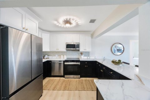 Casa en venta en Saint Pete Beach, Florida, 4 dormitorios, 160.63 m2 № 2233418 - foto 13