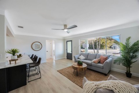 Casa en venta en Saint Pete Beach, Florida, 4 dormitorios, 160.63 m2 № 2233418 - foto 6