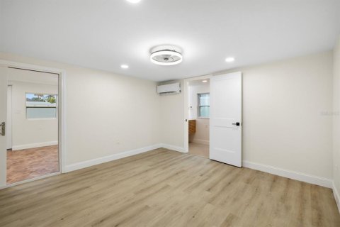 Casa en venta en Saint Pete Beach, Florida, 4 dormitorios, 160.63 m2 № 2233418 - foto 27