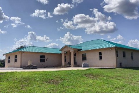 Villa ou maison à Dade City, Floride 4 chambres, 437.2 m2 № 2364629
