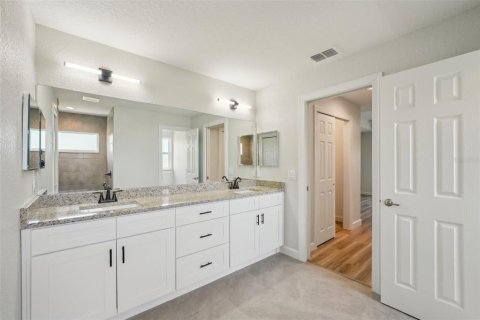 House in Bushnell, Florida 3 bedrooms, 162.11 sq.m. № 1598288 - photo 27