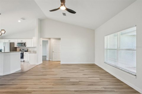 House in Bushnell, Florida 3 bedrooms, 162.11 sq.m. № 1598288 - photo 7