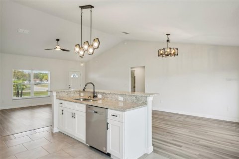 House in Bushnell, Florida 3 bedrooms, 162.11 sq.m. № 1598288 - photo 14