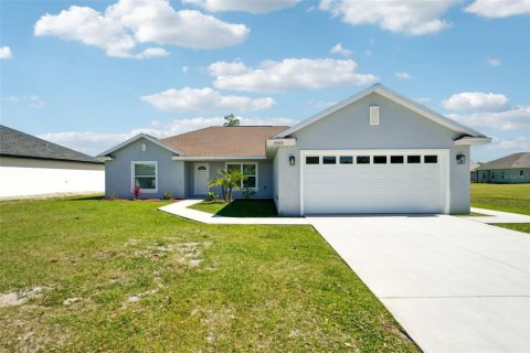House in Bushnell, Florida 3 bedrooms, 162.11 sq.m. № 1598288 - photo 1