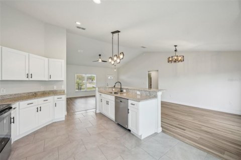 House in Bushnell, Florida 3 bedrooms, 162.11 sq.m. № 1598288 - photo 13
