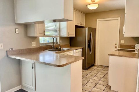 House in Orlando, Florida 3 bedrooms, 129.04 sq.m. № 1840394 - photo 10