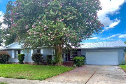 House in Orlando, Florida 3 bedrooms, 129.04 sq.m. № 1840394 - photo 1