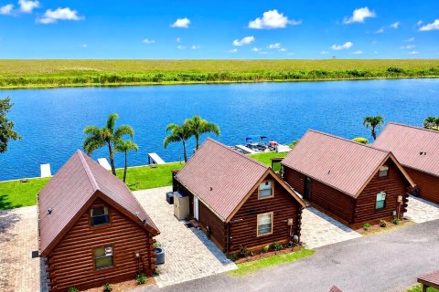Villa ou maison à Okeechobee, Floride 2 chambres, 65.4 m2 № 2276232