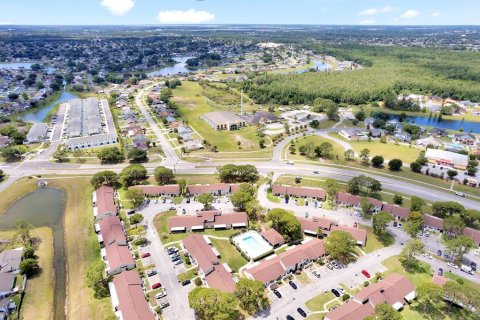 Townhouse in Kissimmee, Florida 2 bedrooms, 99.03 sq.m. № 2215111 - photo 21