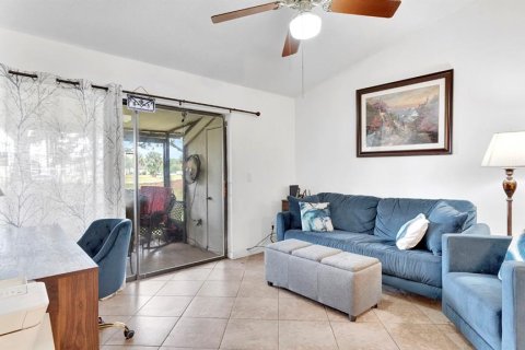 Townhouse in Kissimmee, Florida 2 bedrooms, 99.03 sq.m. № 2215111 - photo 7