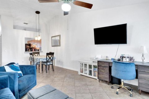 Townhouse in Kissimmee, Florida 2 bedrooms, 99.03 sq.m. № 2215111 - photo 5