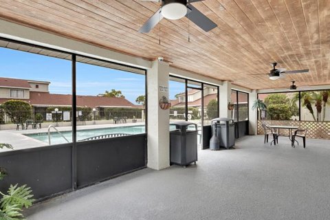 Townhouse in Kissimmee, Florida 2 bedrooms, 99.03 sq.m. № 2215111 - photo 20