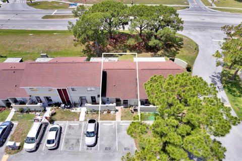 Townhouse in Kissimmee, Florida 2 bedrooms, 99.03 sq.m. № 2215111 - photo 23