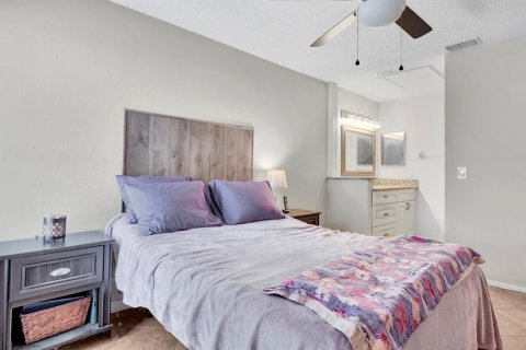 Townhouse in Kissimmee, Florida 2 bedrooms, 99.03 sq.m. № 2215111 - photo 12