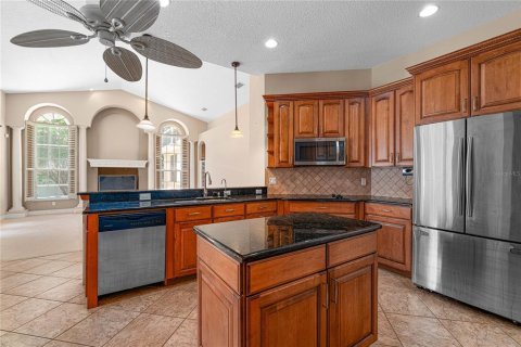 House in Brandon, Florida 4 bedrooms, 311.78 sq.m. № 1869023 - photo 11