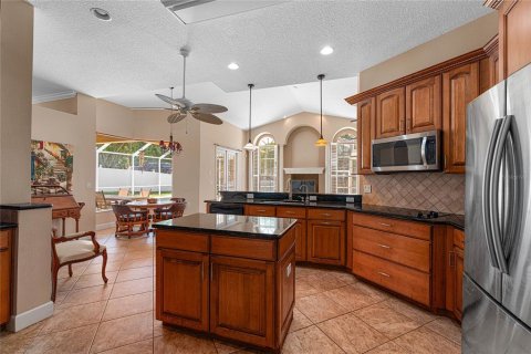 House in Brandon, Florida 4 bedrooms, 311.78 sq.m. № 1869023 - photo 13