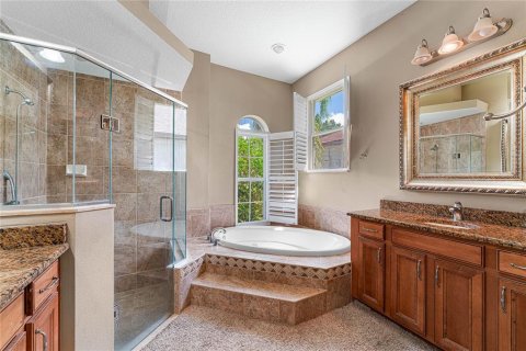 House in Brandon, Florida 4 bedrooms, 311.78 sq.m. № 1869023 - photo 25