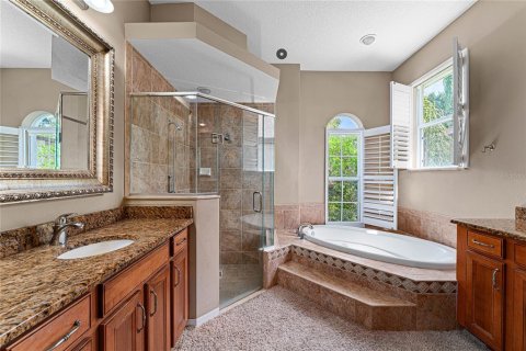House in Brandon, Florida 4 bedrooms, 311.78 sq.m. № 1869023 - photo 24